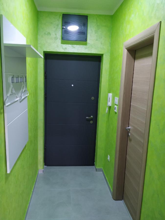 Leo 11 Apartment